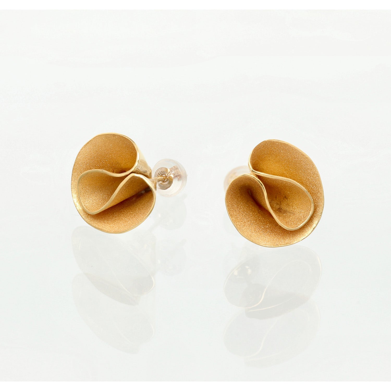 SV925 豊かに広がるドレープ ピアス|GSV1035GD