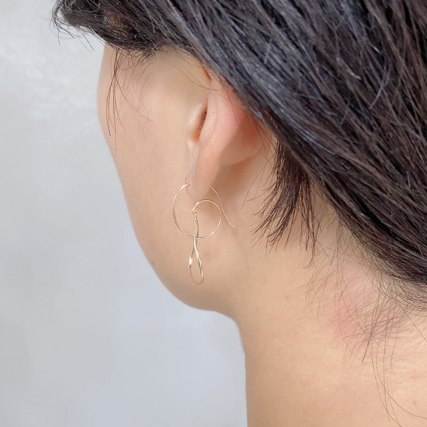 K10 or K18 スムースフィット ドロップ ピアス|GD3103