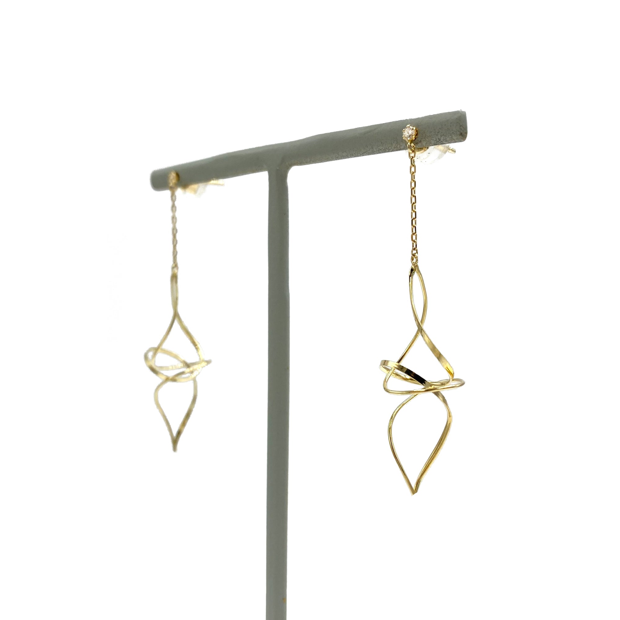 K10 or K18 デフォルメスタッド ピアス|GD3005