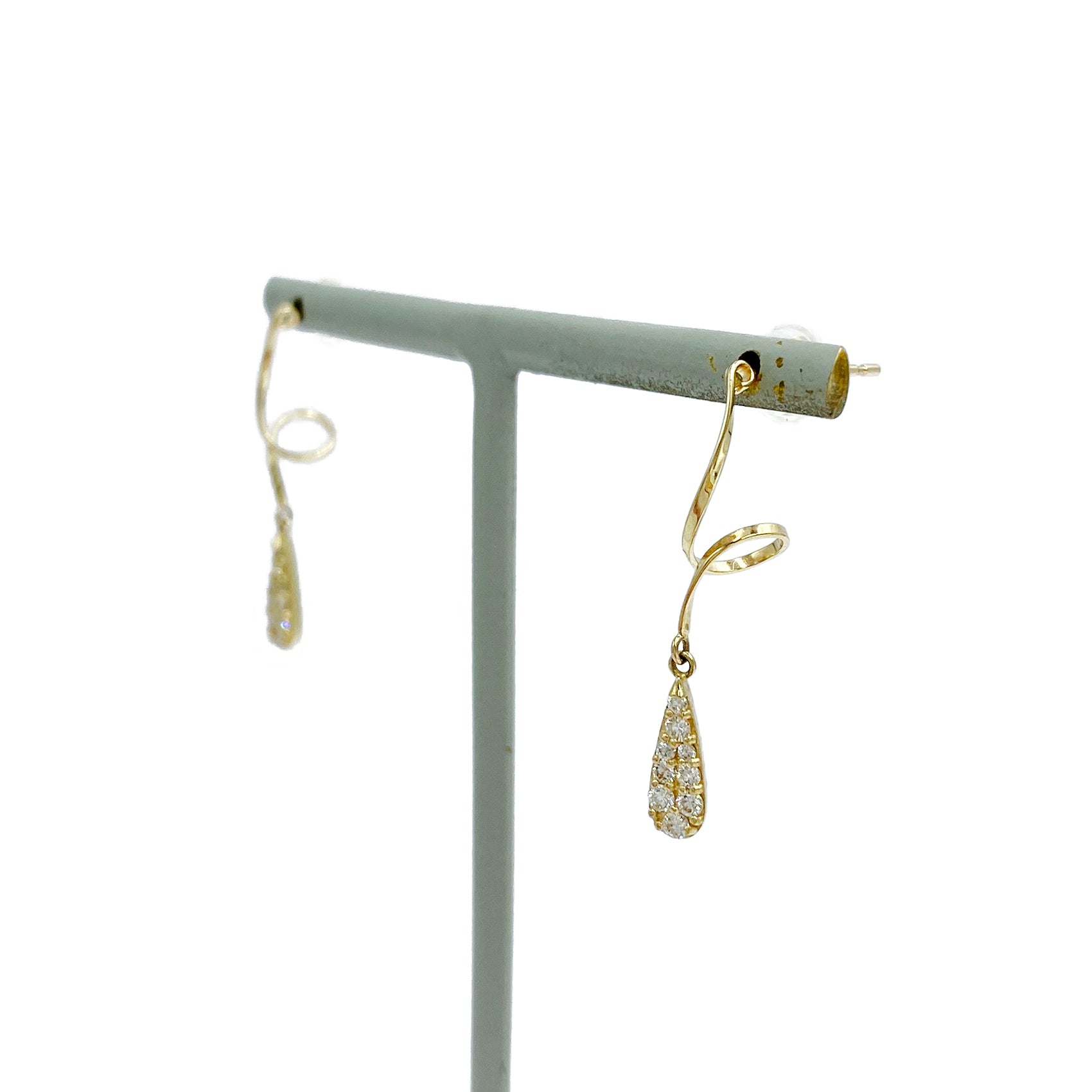 K10 or K18 雫型パヴェダイヤモンド ピアス|GD3029