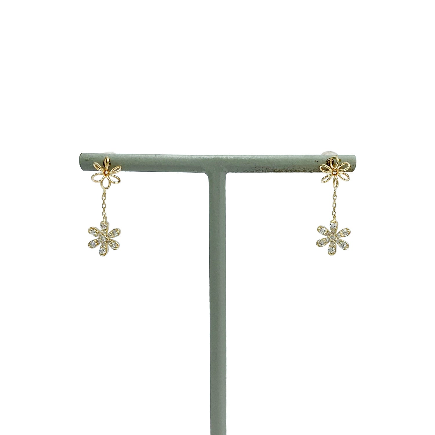 K10 or K18 花型メレダイヤモンド ピアス|GD3031