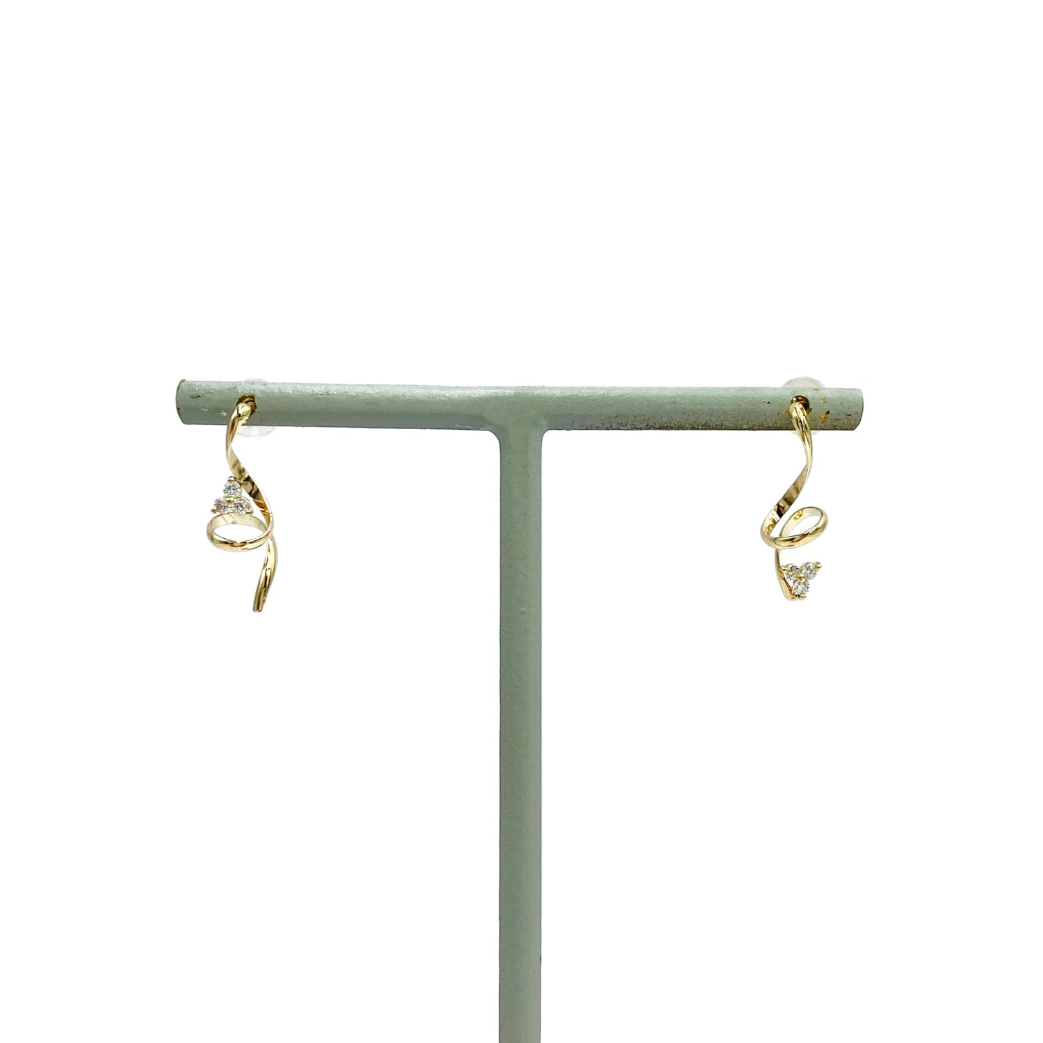 K10 or K18 フラワー型メレダイヤモンド ピアス|GD3035