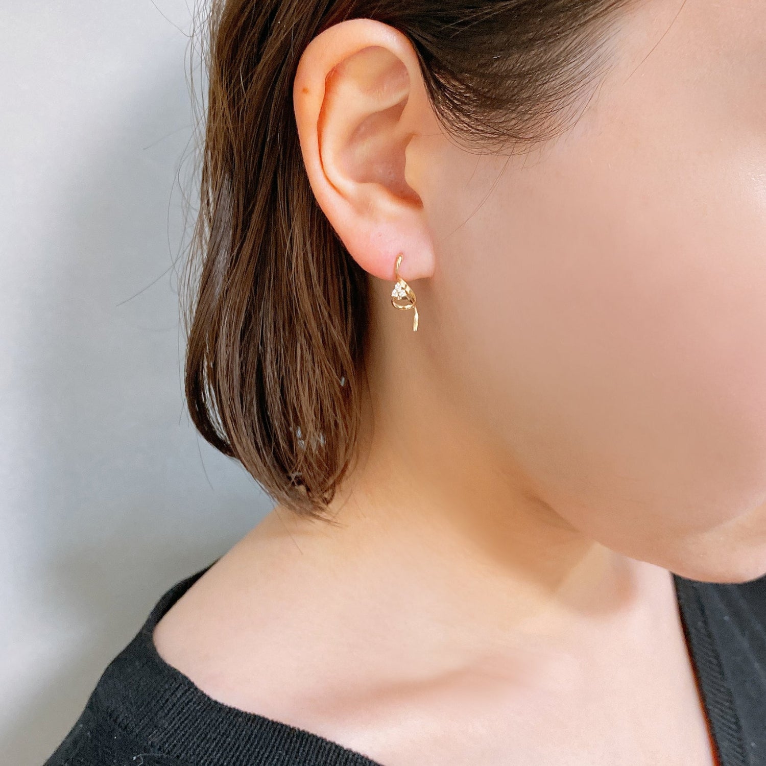 K10 or K18 フラワー型メレダイヤモンド ピアス|GD3035