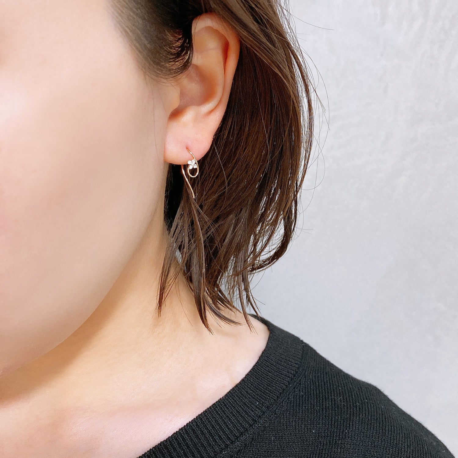 K10 or K18 フラワー型メレダイヤモンド ピアス|GD3036