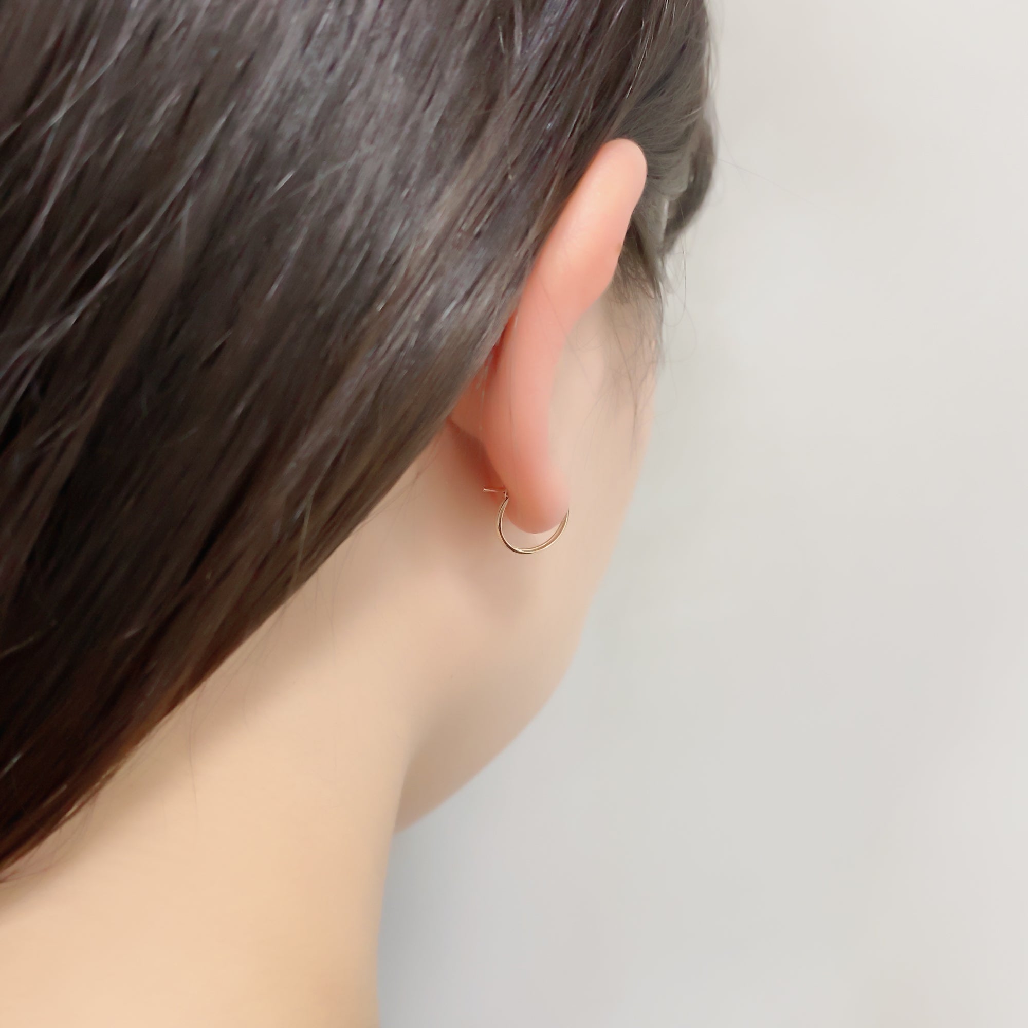 K10 or K18 クロッシングフープ ピアス|GD3039・3040