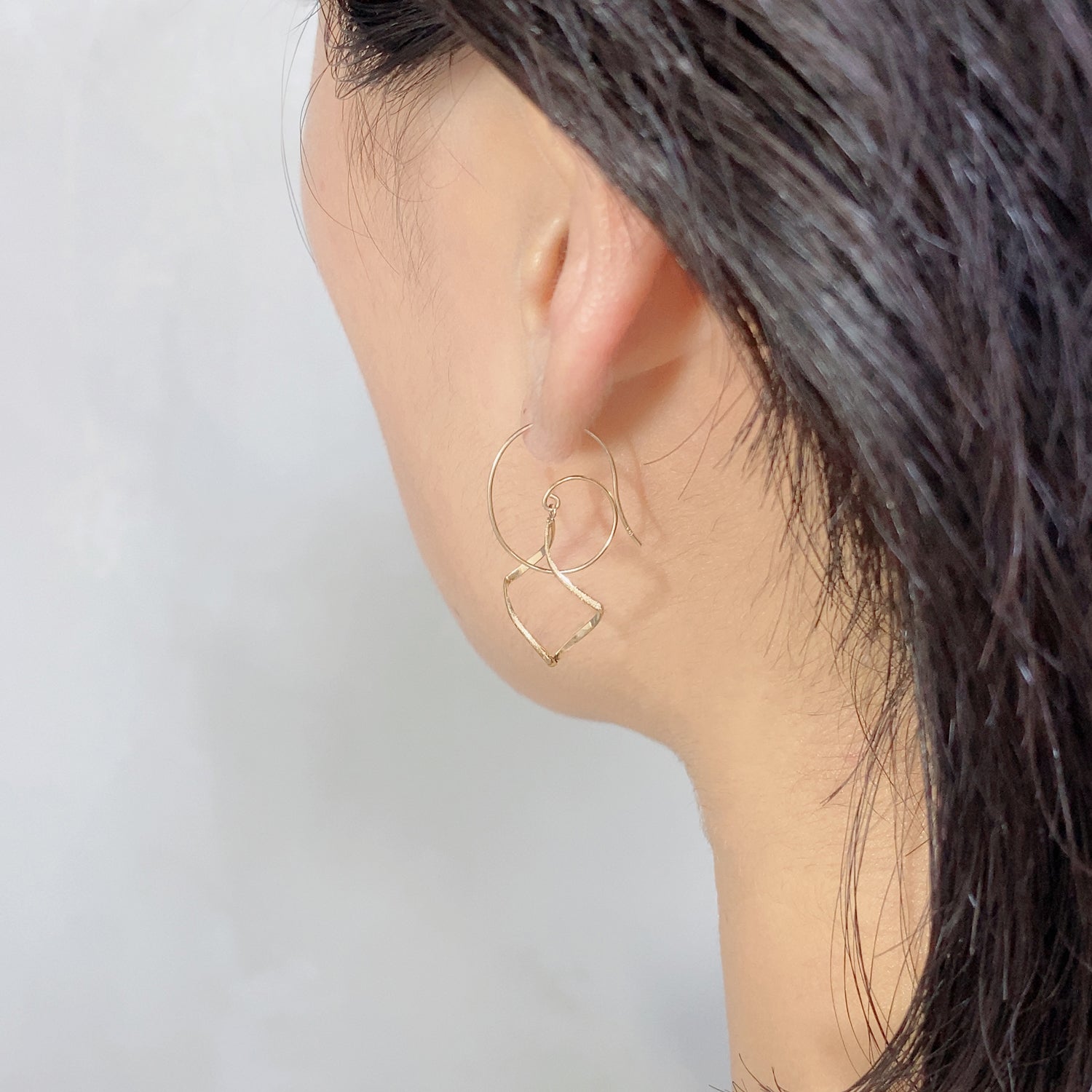 K10 or K18 スムースフィット ロンバス ピアス|GD3111