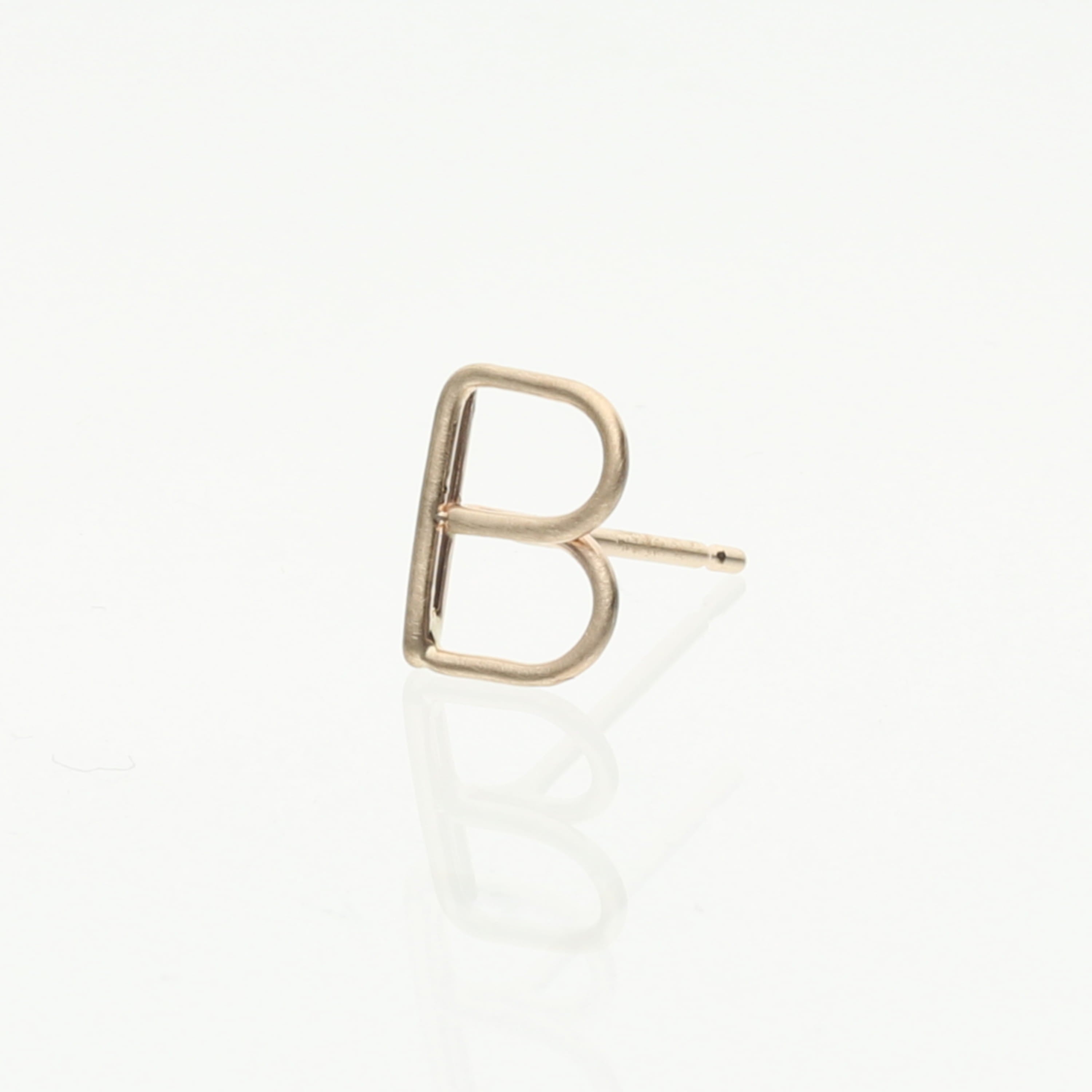 K10 イニシャル ピアス|GD-3143A~Z