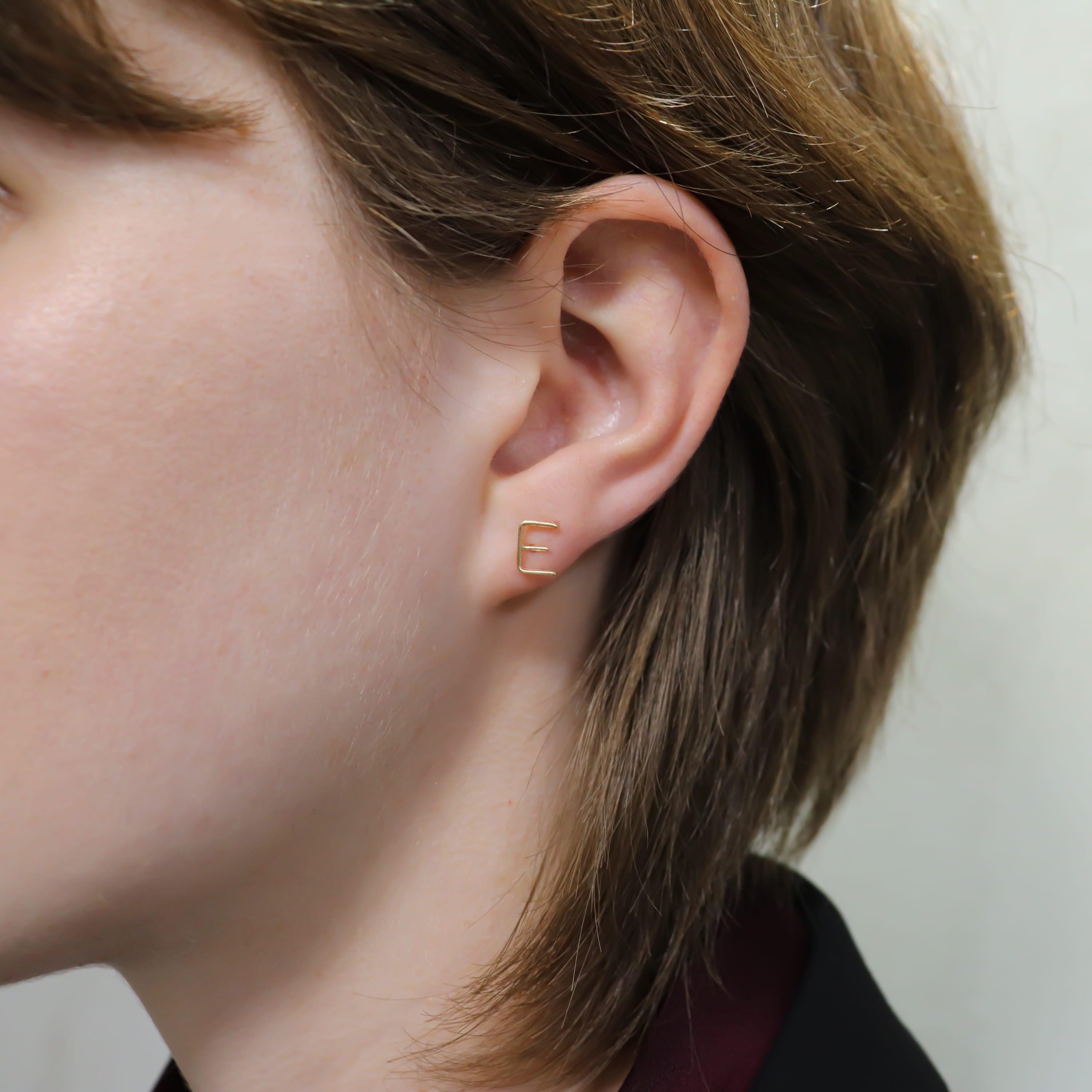 K10 イニシャル ピアス|GD-3143A~Z