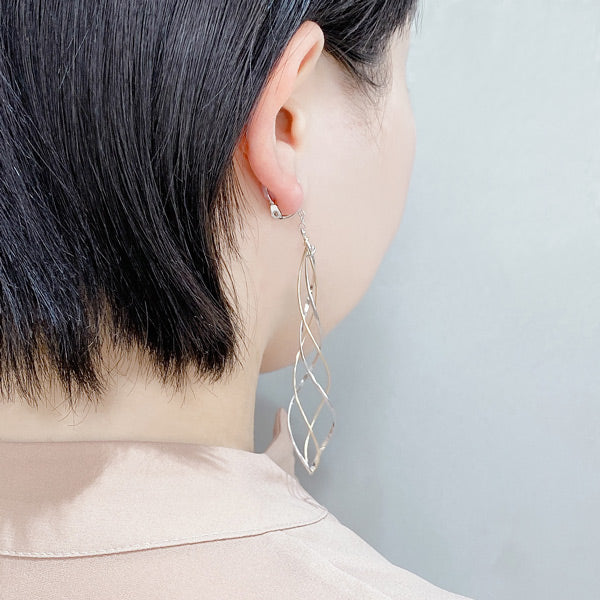 K14GF/SV 緩やかに織り成す イヤリング|GFE4121WY