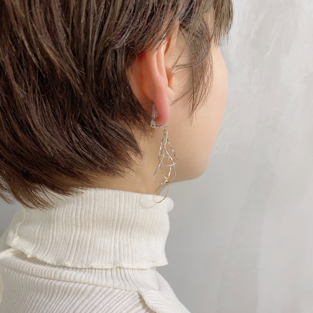 K14GF/SV 高雅に舞い上がる イヤリング|GFE4144YW