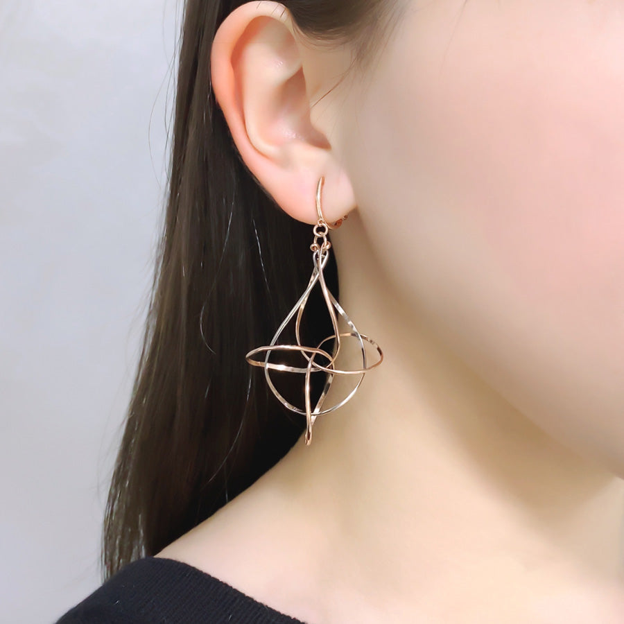 K14GF/SV 華咲く立体感 イヤリング|GFE4146PW