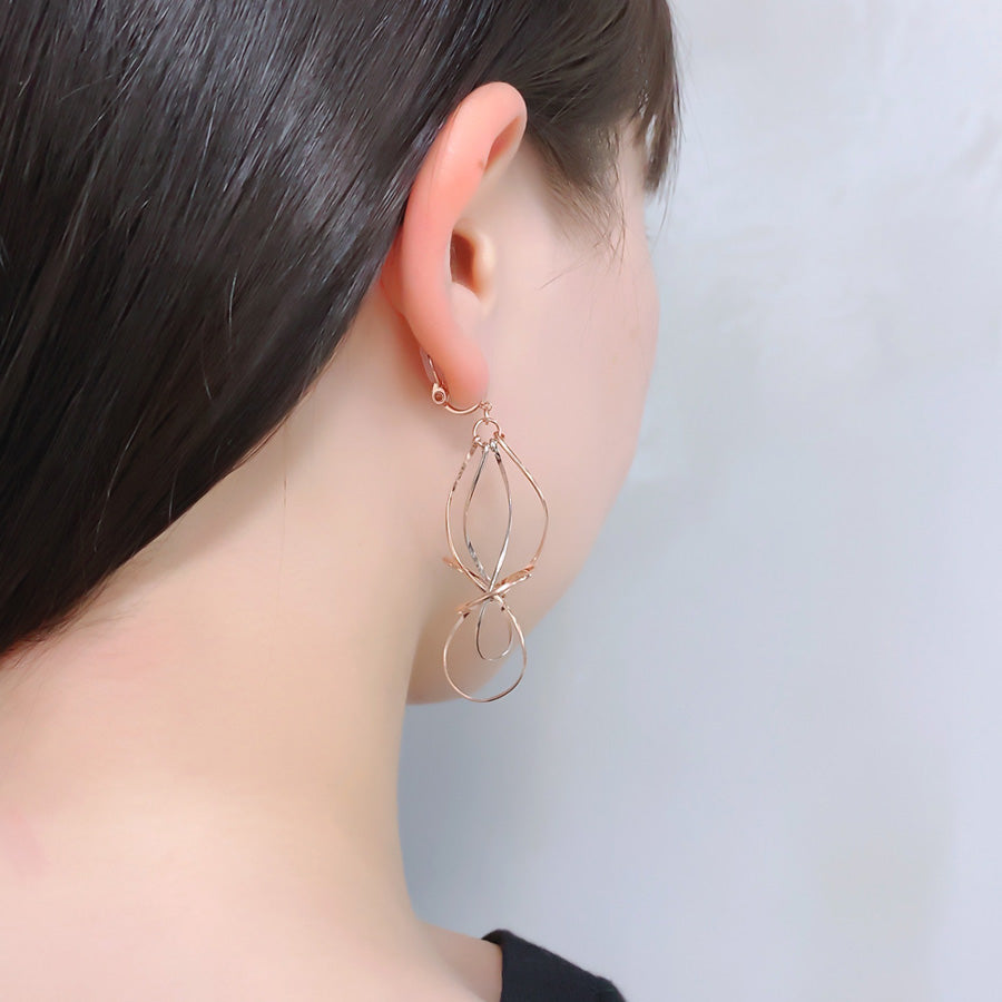 K14GF/SV 華咲く立体感 イヤリング|GFE4146PW