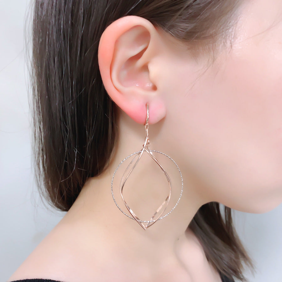 K14GF/SV 白銀に舞う華びら イヤリング|GFE4149PW