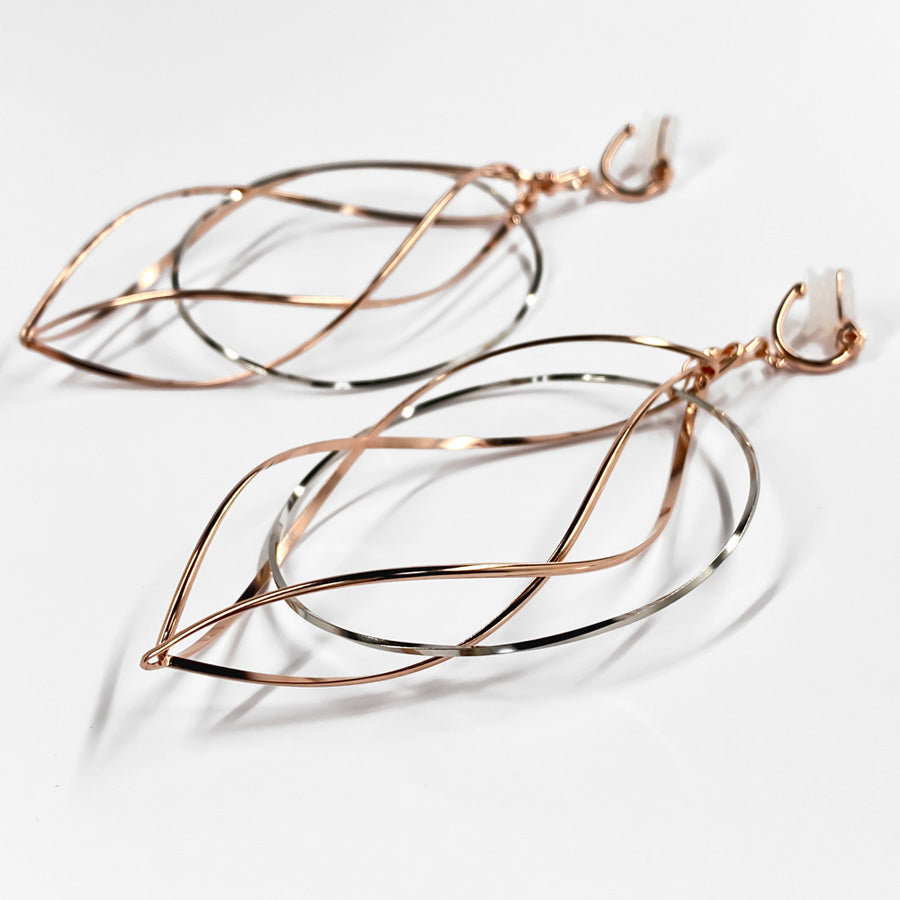 K14GF/SV 白銀に舞う華びら イヤリング|GFE4150PW