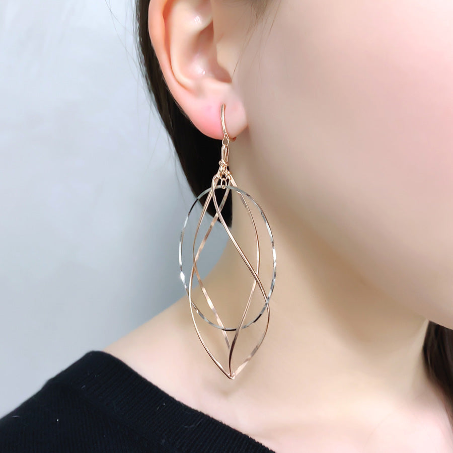 K14GF/SV 白銀に舞う華びら イヤリング|GFE4150PW