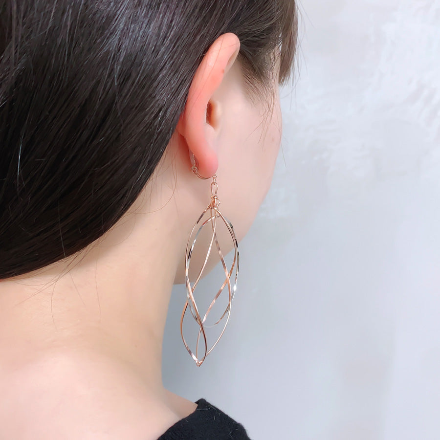 K14GF/SV 白銀に舞う華びら イヤリング|GFE4150PW