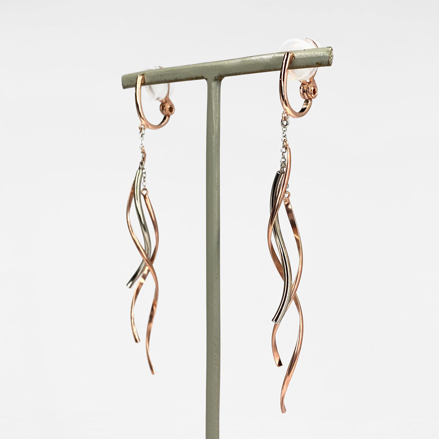 K14GF/SV 舞い躍る軌跡 イヤリング|GFE4152PW