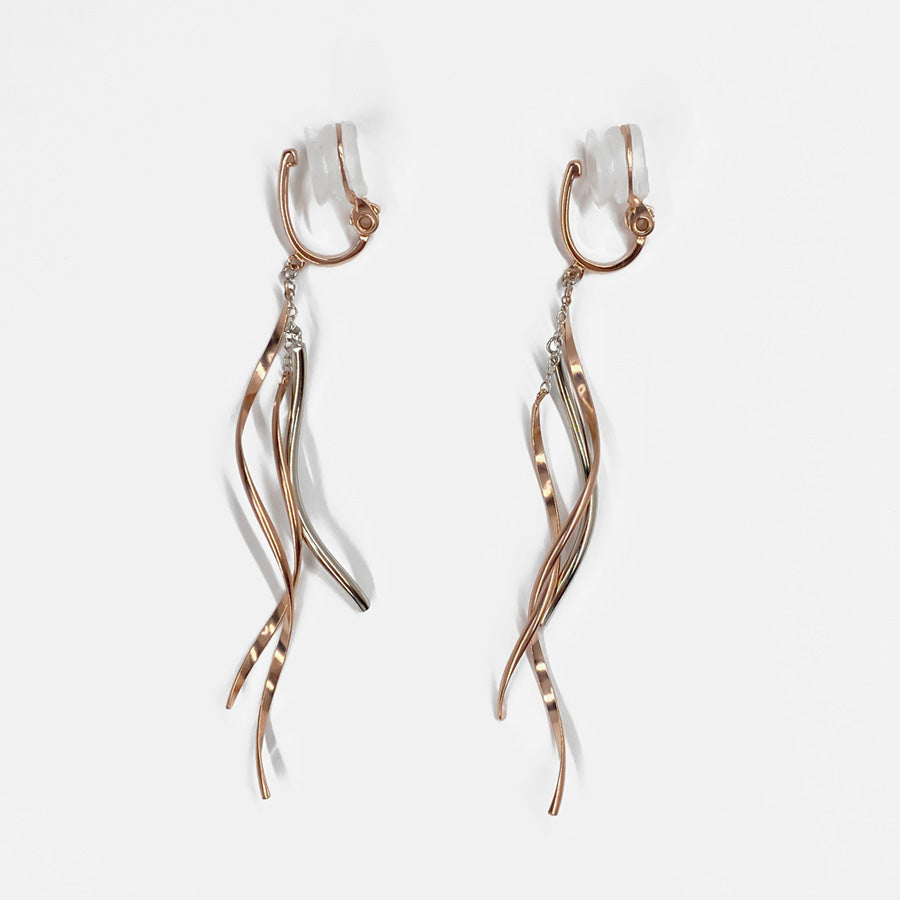 K14GF/SV 舞い躍る軌跡 イヤリング|GFE4152PW