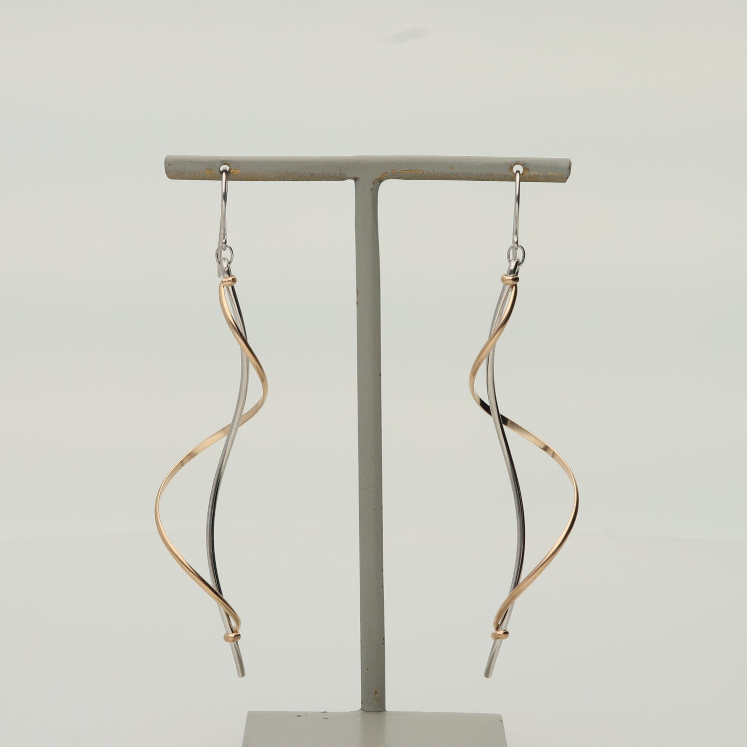 K14GF コントラストで魅せる ピアス|GFP1305WY