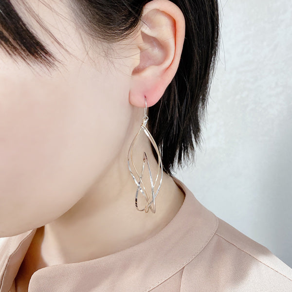 K14GF 美しい弧を描く ピアス|GFP1307WY