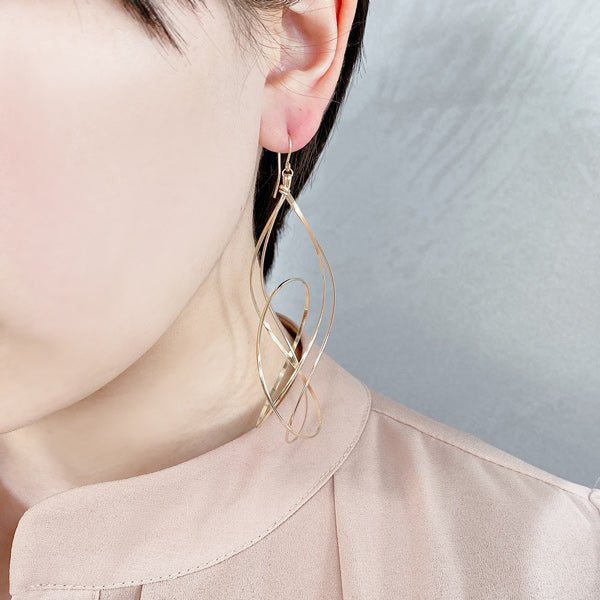 K14GF 美しい弧を描く ピアス|GFP1308PY