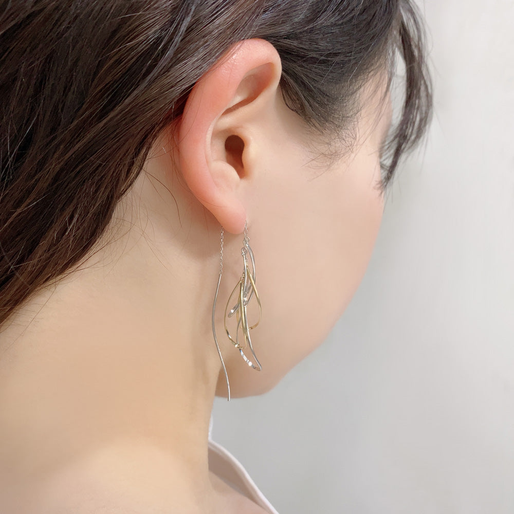 K14GF 軽やかに羽ばたく アメリカンピアス|GFP1327YW