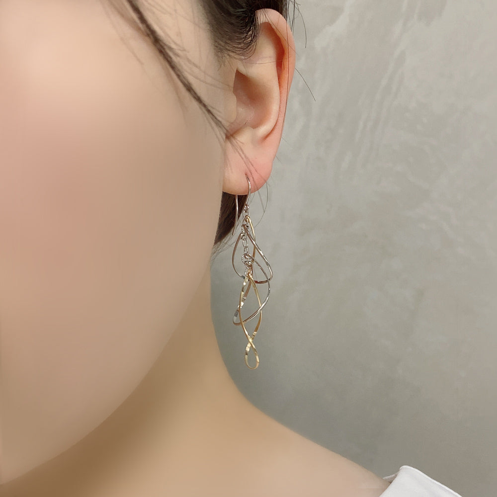 K14GF 高雅に舞い上がる ピアス|GFP1328YW