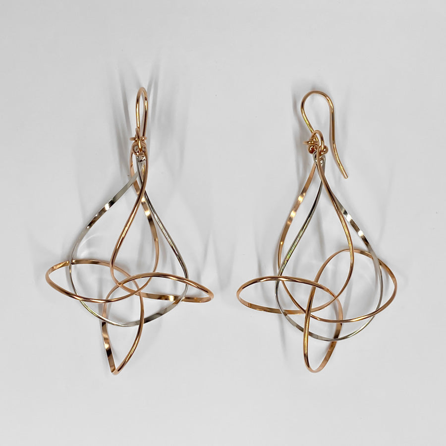 K14GF 華咲く立体感 ピアス|GFP1330PW