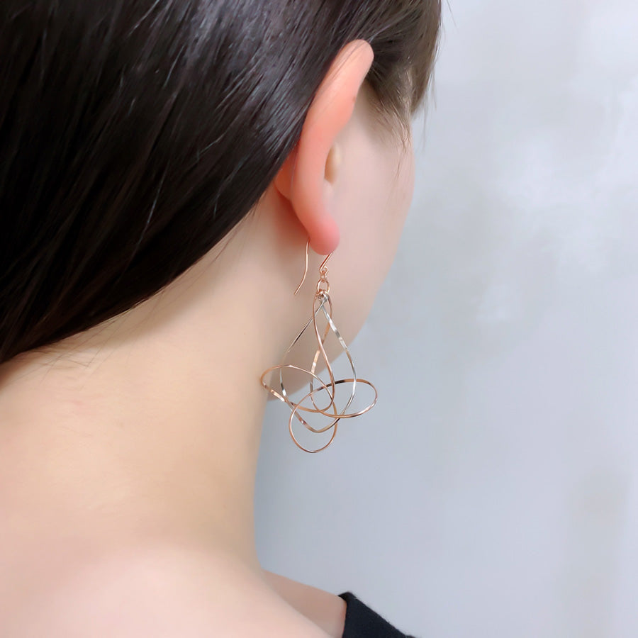 K14GF 華咲く立体感 ピアス|GFP1330PW