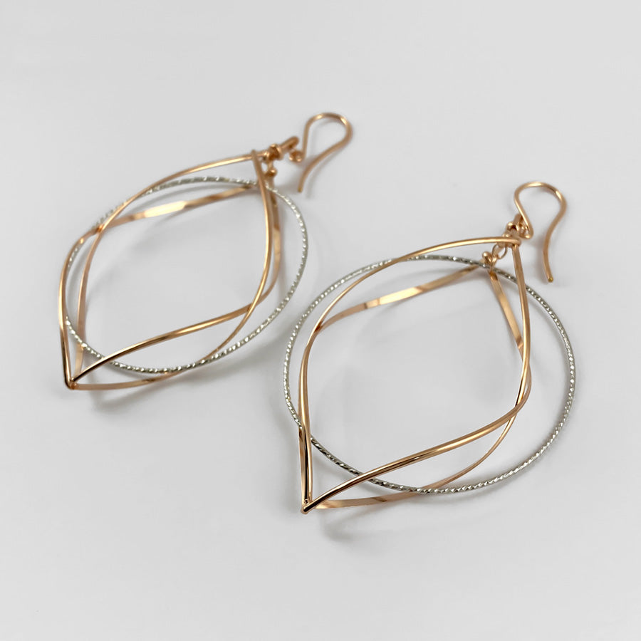 K14GF 白銀に舞う華びら ピアス|GFP1333PW