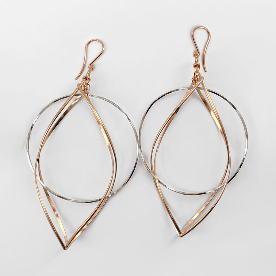 K14GF 白銀に舞う華びら ピアス|GFP1334PW