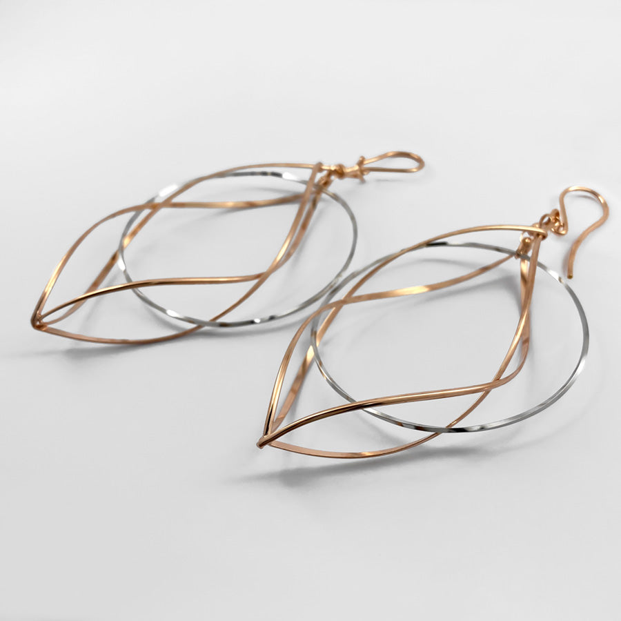 K14GF 白銀に舞う華びら ピアス|GFP1334PW