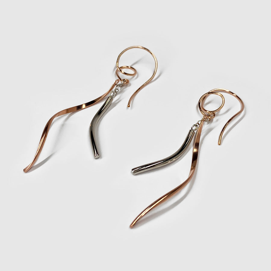 K14GF 舞い躍る軌跡 ピアス|GFP1335PW