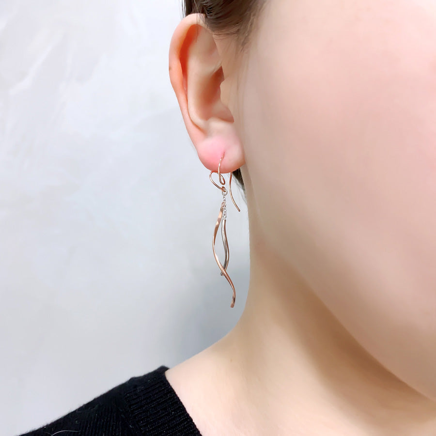 K14GF 舞い躍る軌跡 ピアス|GFP1335PW