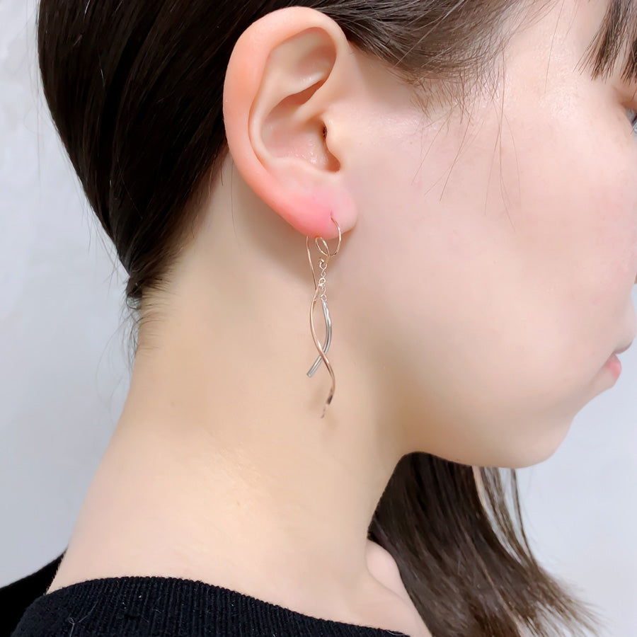 K14GF 舞い躍る軌跡 ピアス|GFP1335PW