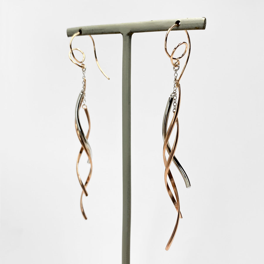 K14GF 舞い躍る軌跡 ピアス|GFP1336PW