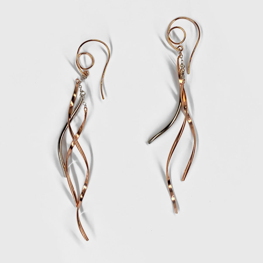 K14GF 舞い躍る軌跡 ピアス|GFP1336PW