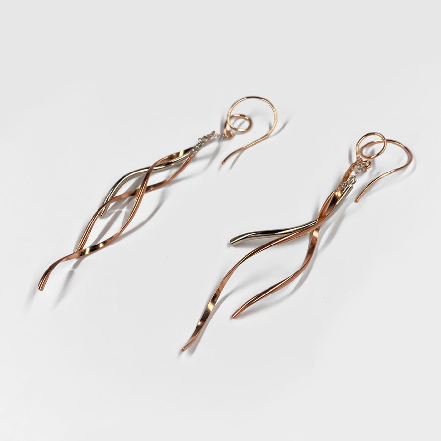 K14GF 舞い躍る軌跡 ピアス|GFP1336PW