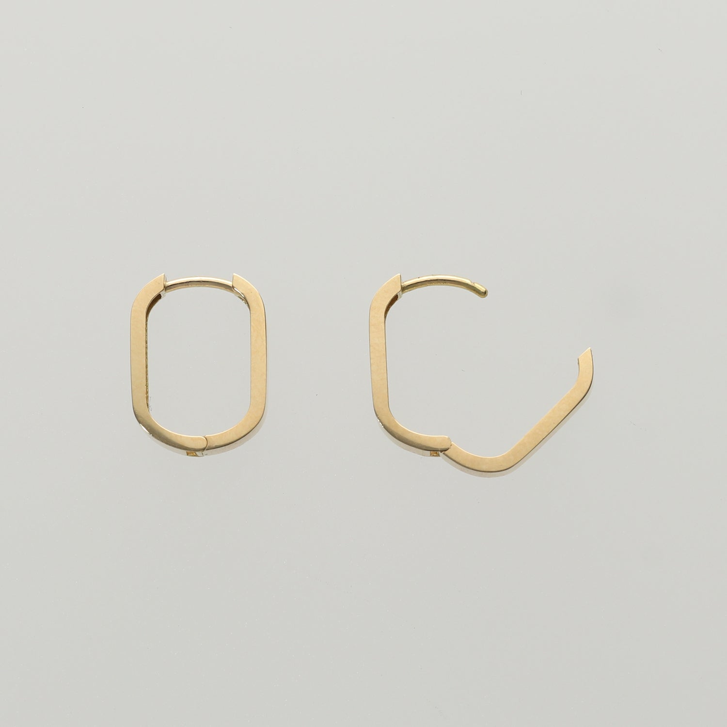 K18 中折れ式 プレーンスクエアフープ ピアス|GHJ0082