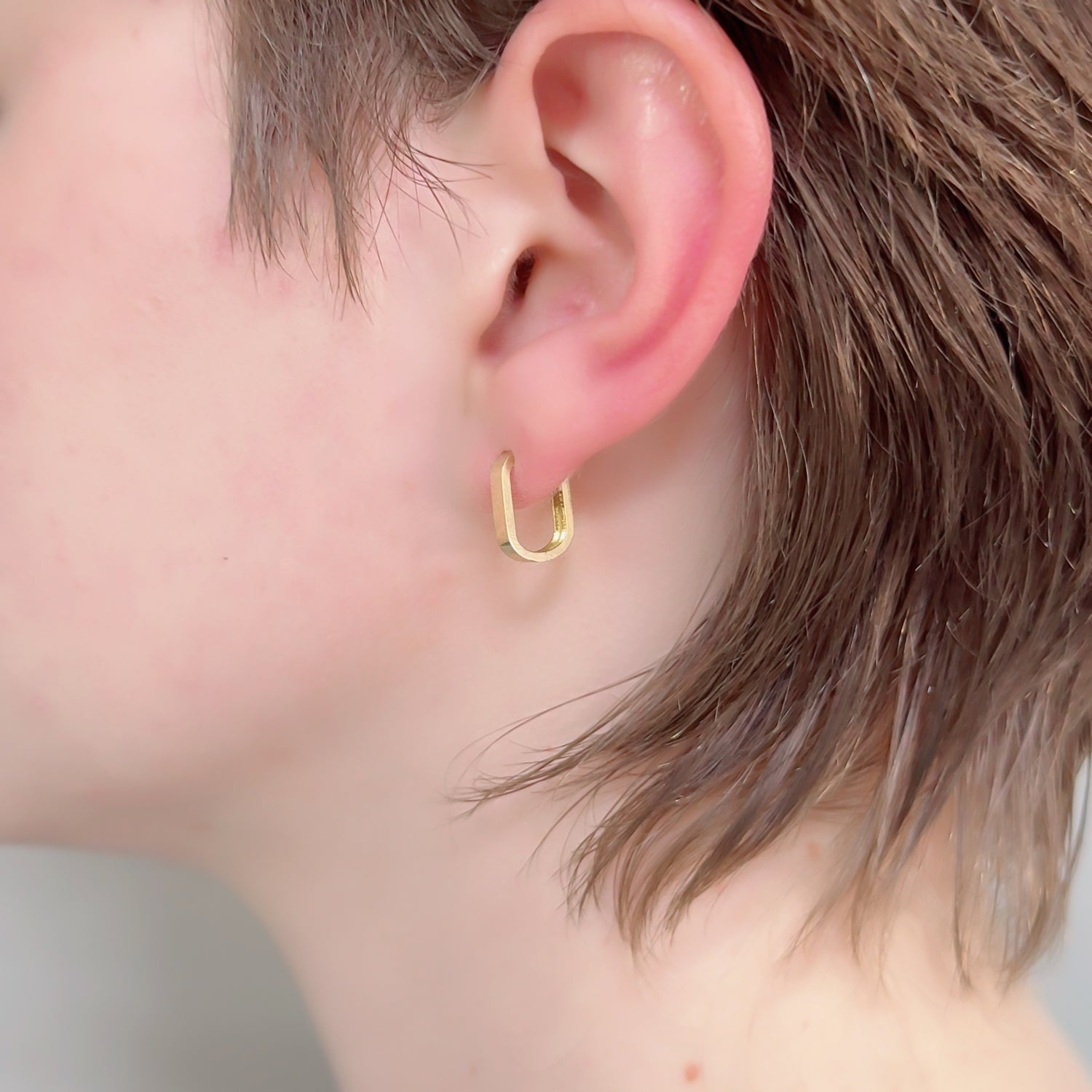 K18 中折れ式 プレーンスクエアフープ ピアス|GHJ0082