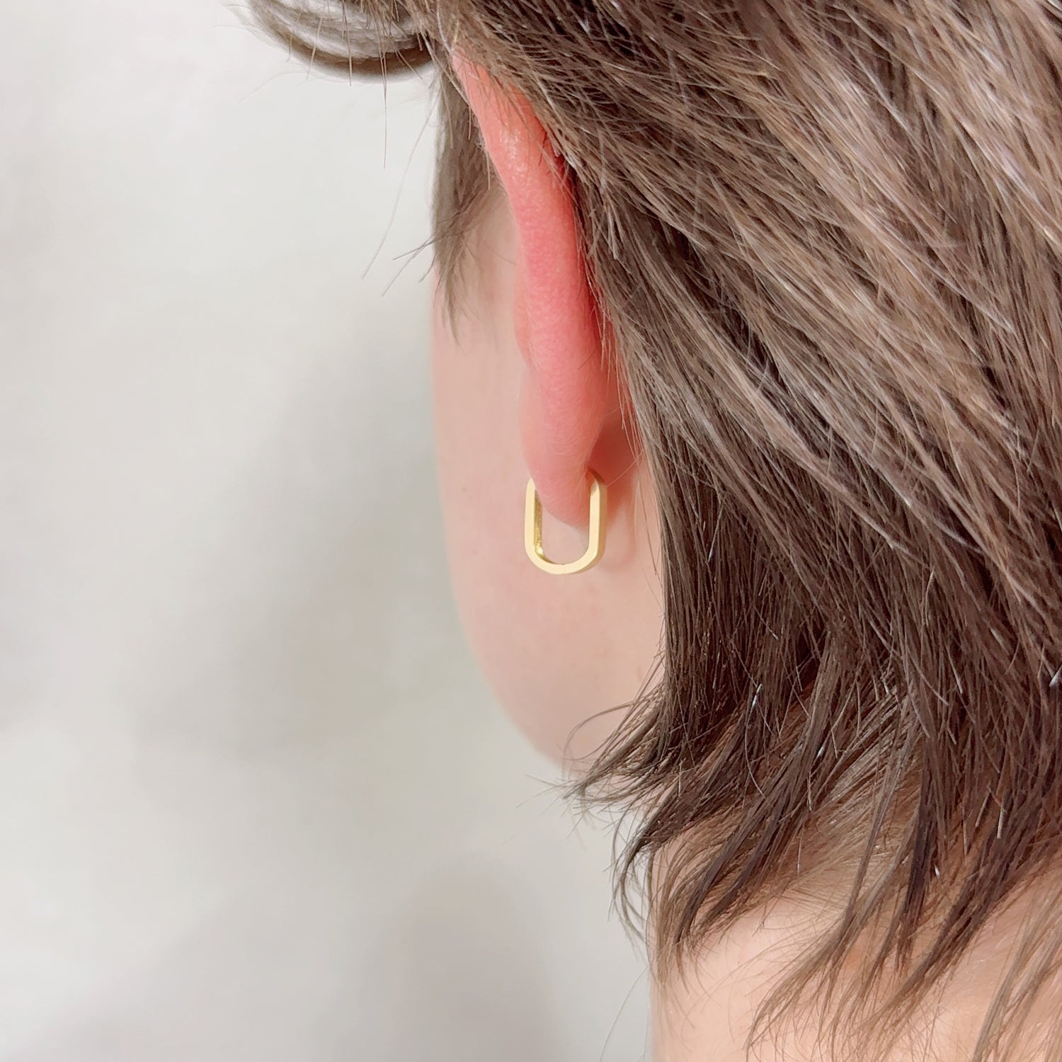 K18 中折れ式 プレーンスクエアフープ ピアス|GHJ0082