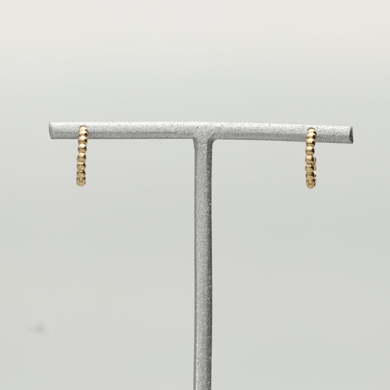 K18 中折れ式 ぷくぷくフープ ピアス|GHJ0083