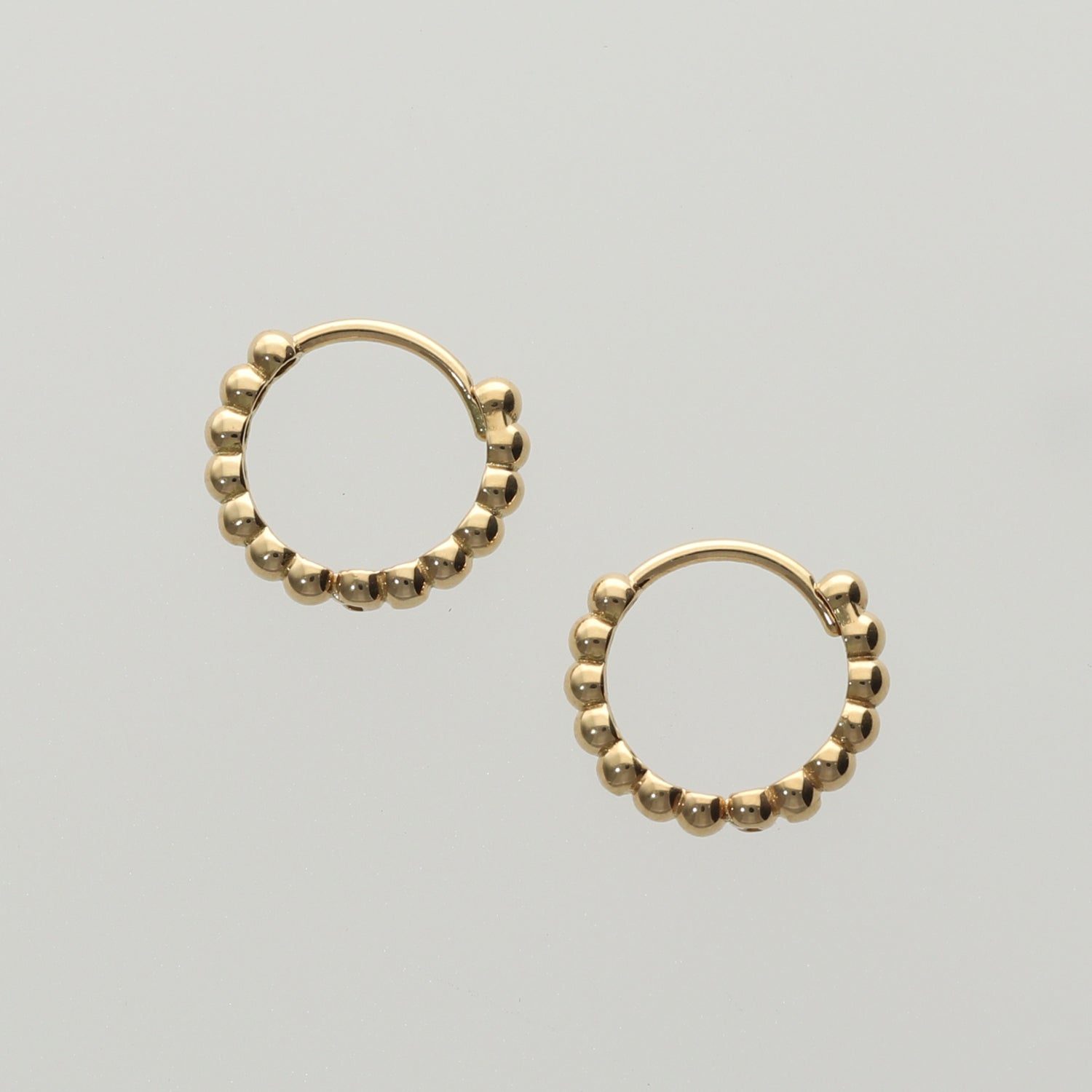 K18 中折れ式 ぷくぷくフープ ピアス|GHJ0083