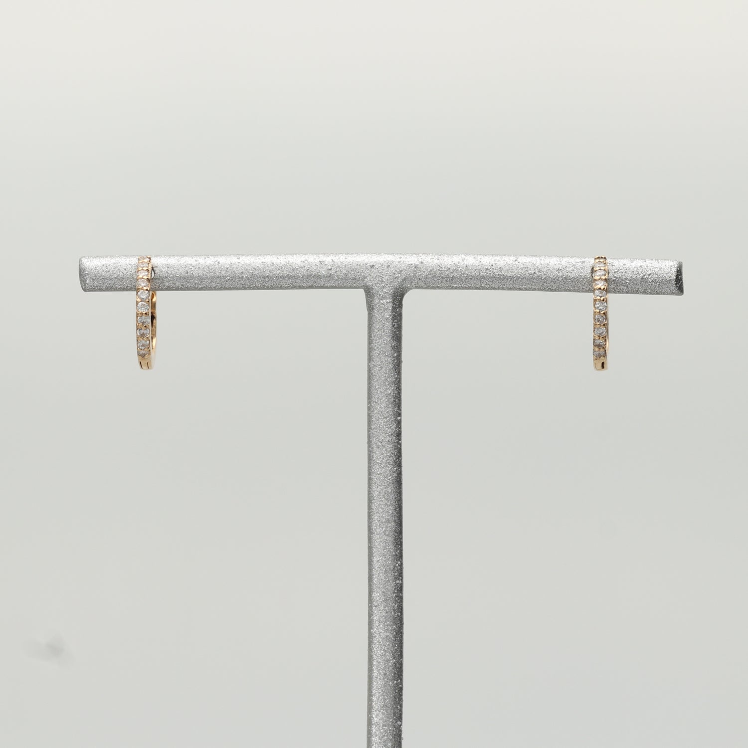 K18 中折れ式 フープメレダイヤモンド ピアス|GHS0006