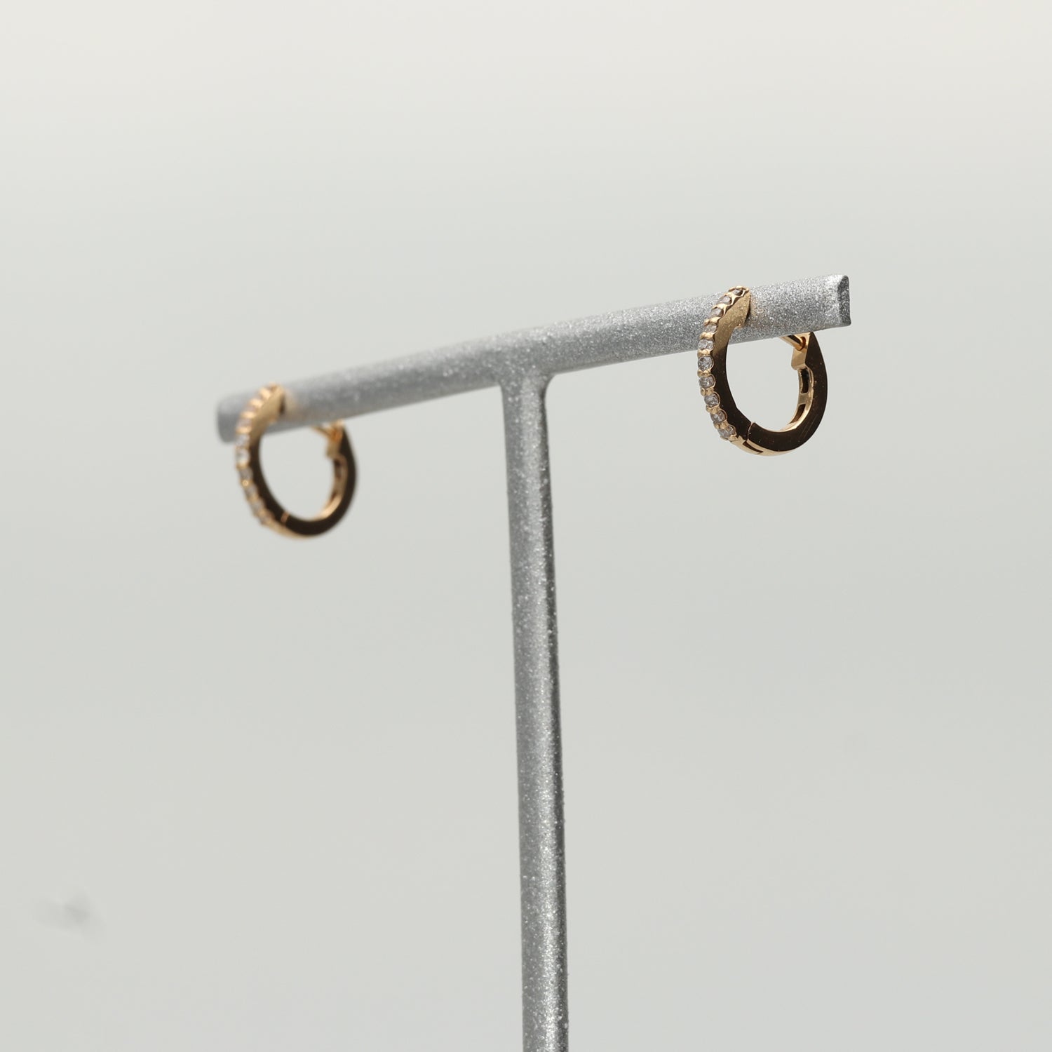 K18 中折れ式 フープメレダイヤモンド ピアス|GHS0006