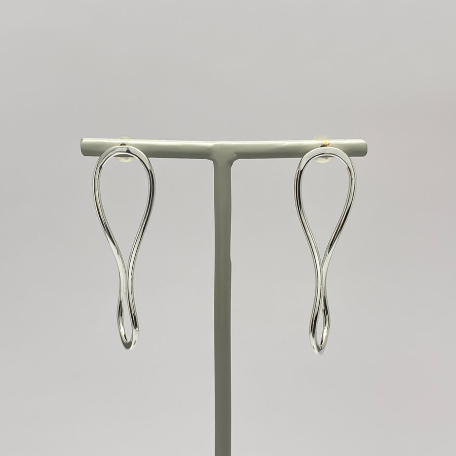 SV999/K18 純銀の抑揚ライン ピアス|GSV1031