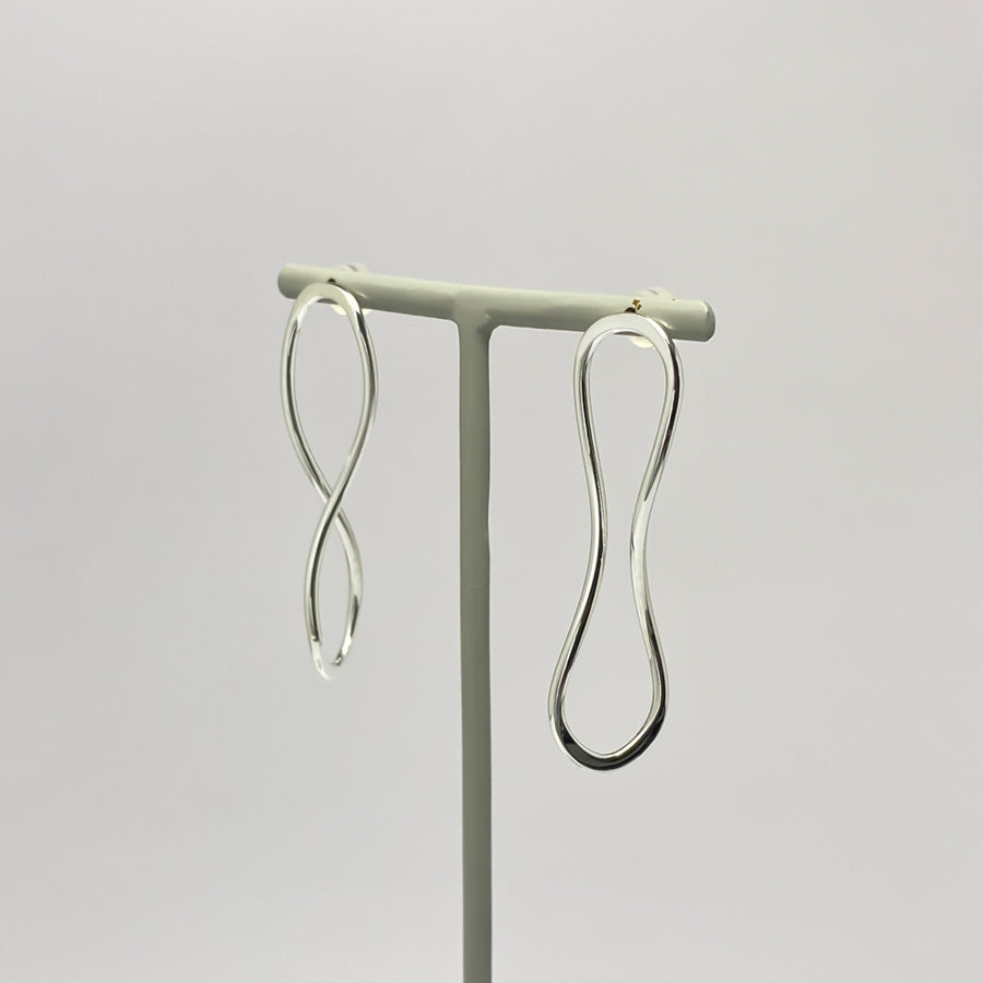 SV999/K18 純銀の抑揚ライン ピアス|GSV1031