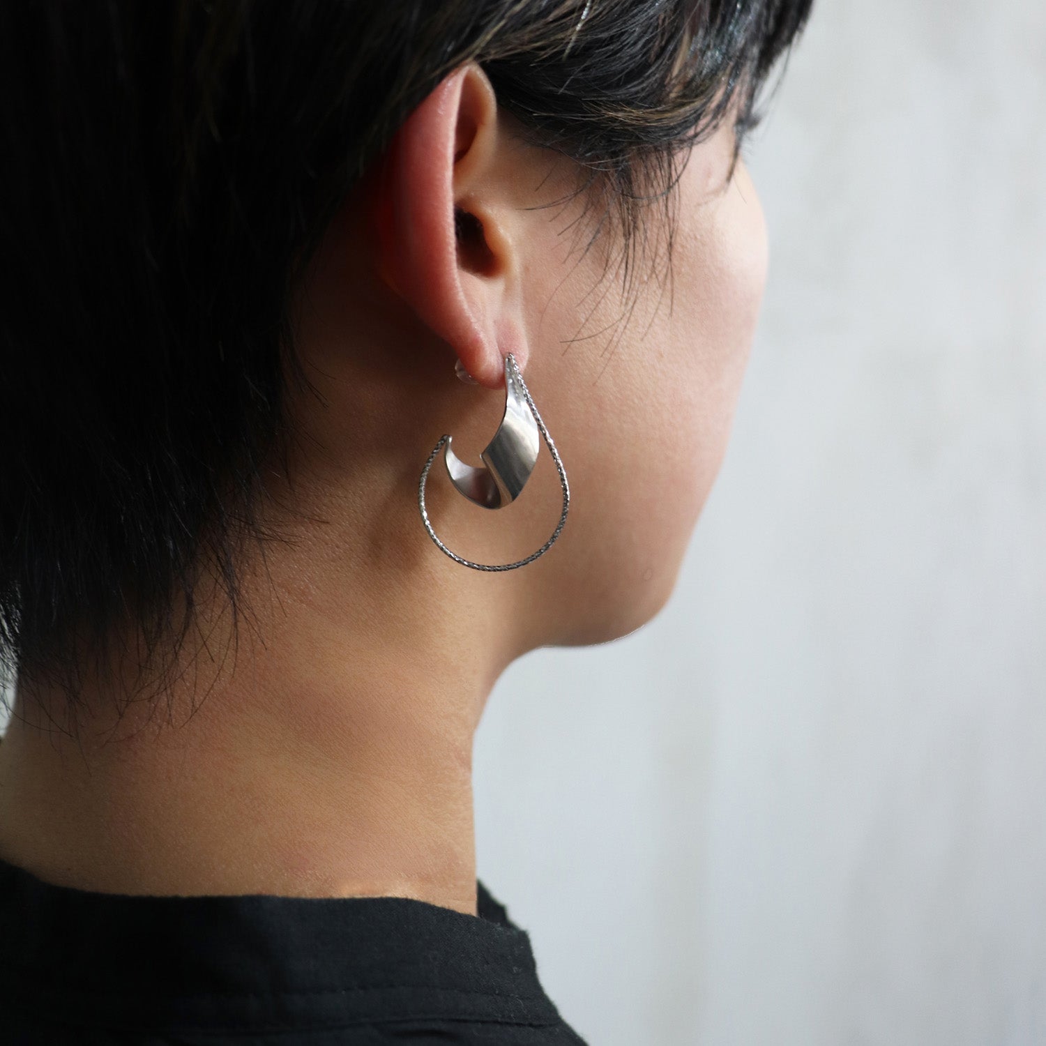 SV925 風に舞う瞬間 ピアス|GSV1033WH