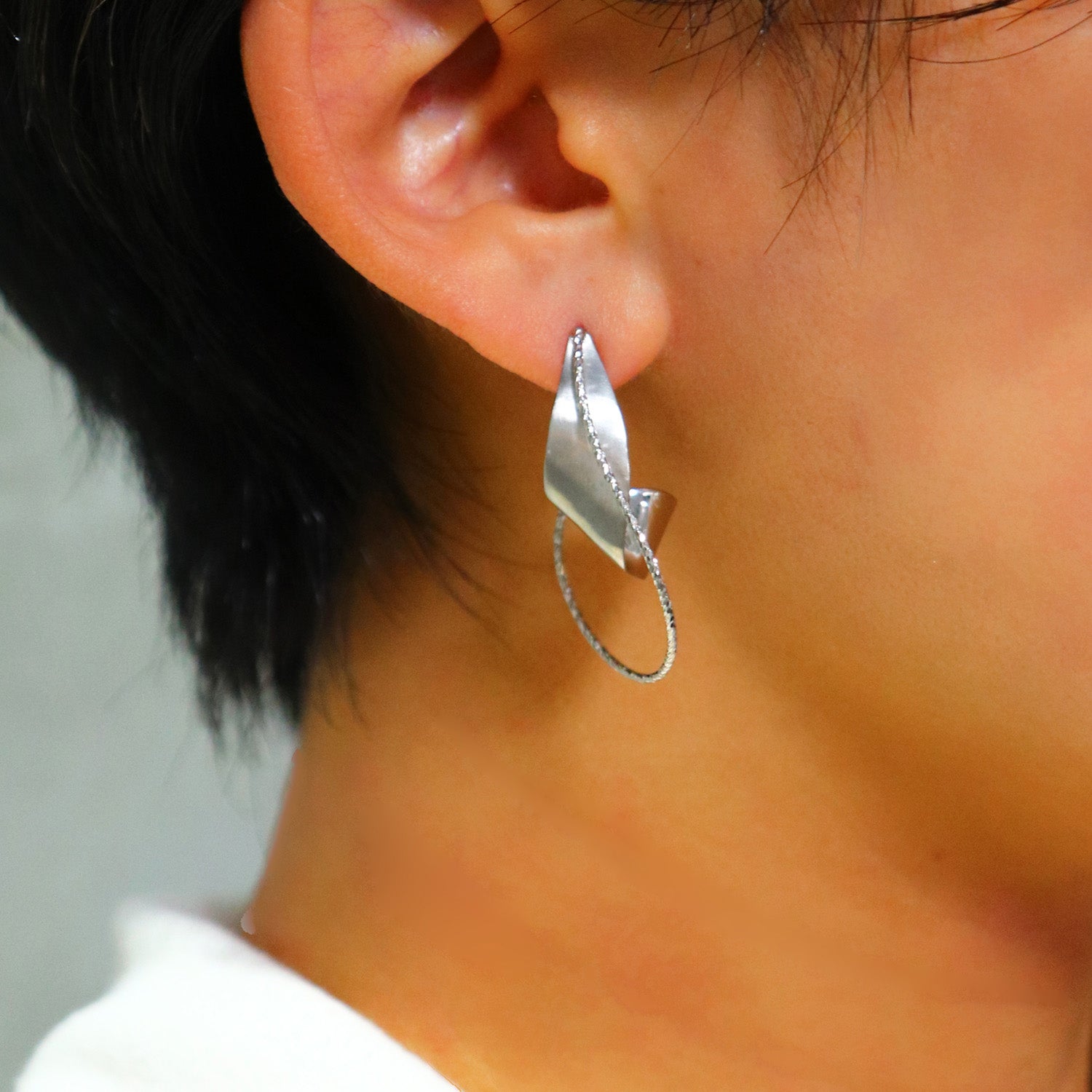 SV925 風に舞う瞬間 ピアス|GSV1033WH