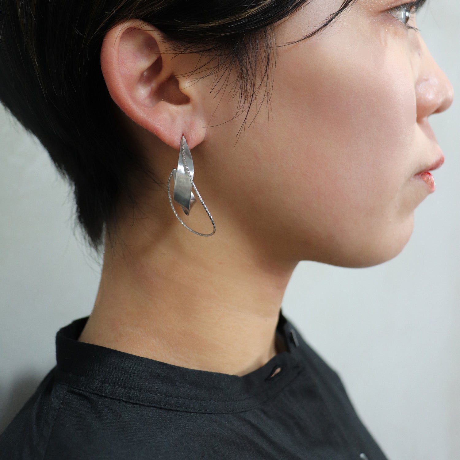 SV925 風に舞う瞬間 ピアス|GSV1034WH